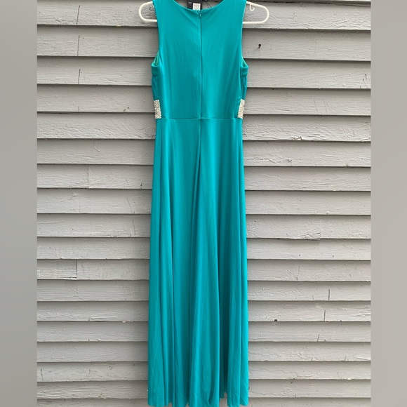 Evening Gown by Coco Collection. Size M. - Picture 5 of 10